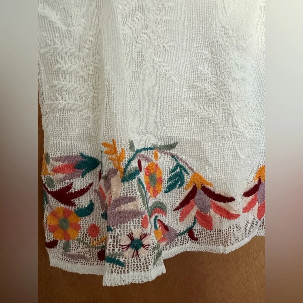 TOP LAIA EMBROIDERED - Picture 4 of 10